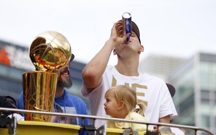 Подпийналият Йокич спря пътния трафик в Сърбия (видео)