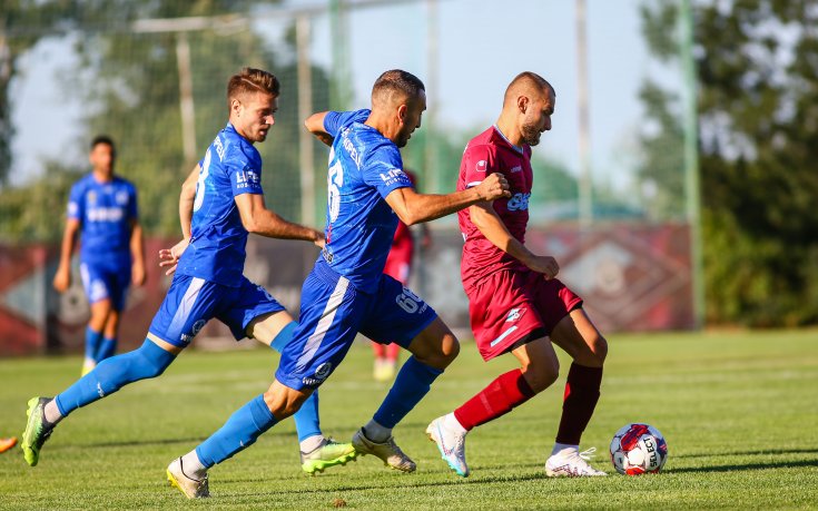 Черноморец Бургас се раздели с трима