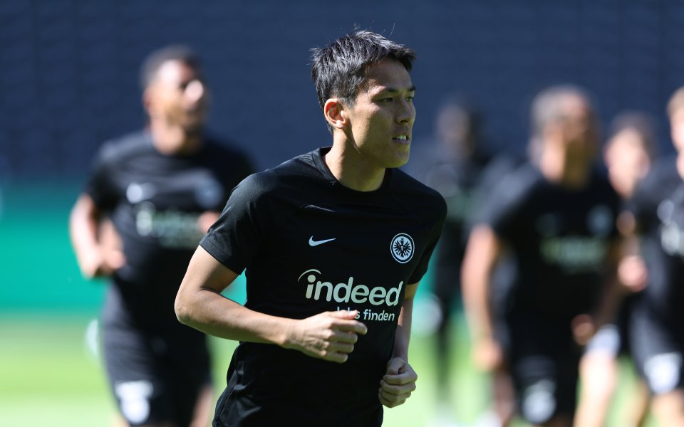 Ветеранът в отбора на Айнтрахт Франкфурт - Макото Хасебе, е