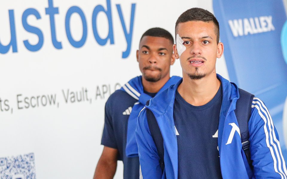 Старши треньорът на Левски може да се наложи да не