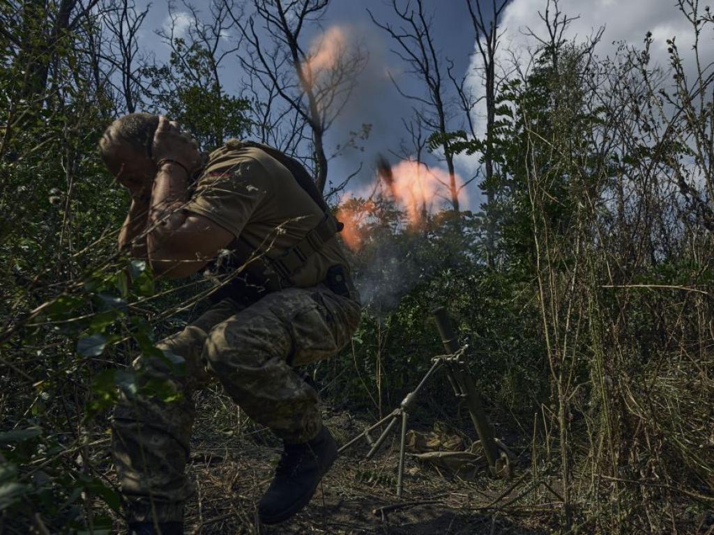 Множество пожари горят в Херсон след масиран удар на руските