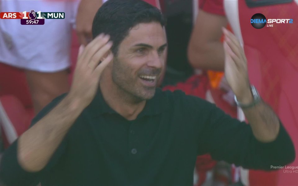 Малко преди да бе изминал час игра от двубоя Арсенал