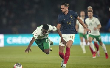 Франция и Република Ирландия играят при резултат 1 0 в петия