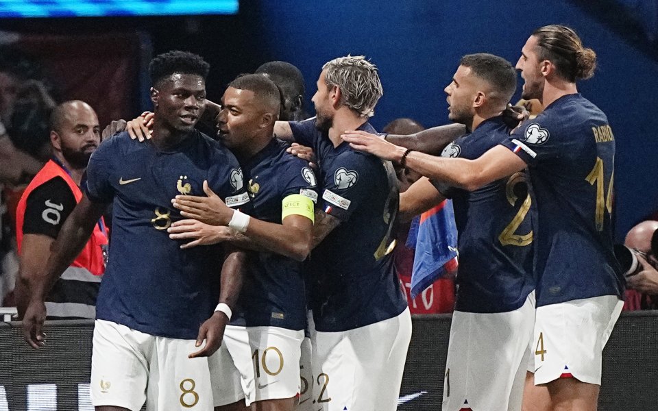 Франция и Република Ирландия играят при резултат 2:0 в петия