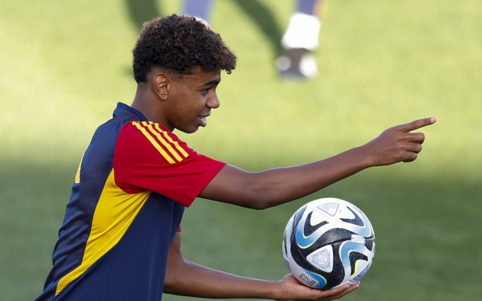 Бившият защитник на Барселона - Марк Бартра даде съвети на