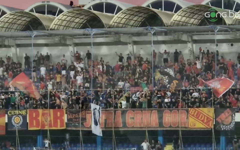 Кирил Десподов пропусна дузпа в мача между Черна гора и