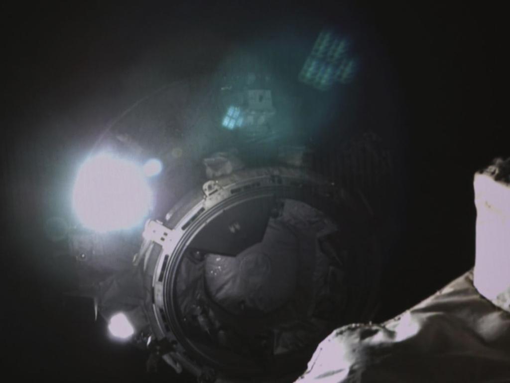 Екипажът на космическия кораб Союз МС-23 се завърна на Земята след