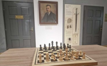 Историческият музей в Попово показва първия шах на Нургюл Салимова