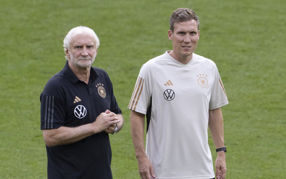Руди Фьолер остава директор на националните отбори на Германия до Мондиал 2026