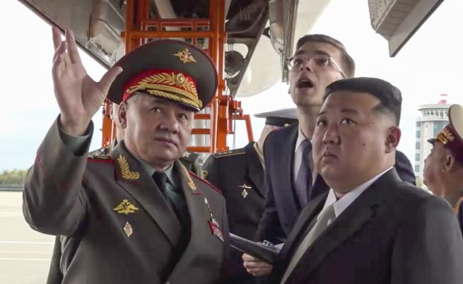 Визитата на Ким Чен-ун в Русия: Шойгу му показа бомбардировачи и хиперзвуково оръжие