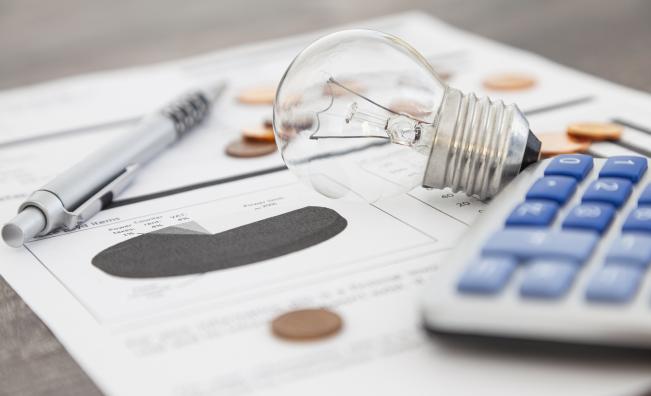 Проверяват всяка жалба за високи фактури за ток, обещават обезщетения