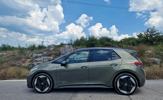  STOP &GO: VW дава гаранция от 160 000 км или 8 години, след които батерията би трябвало да е запазила най-малко 70% от потенциала си. 