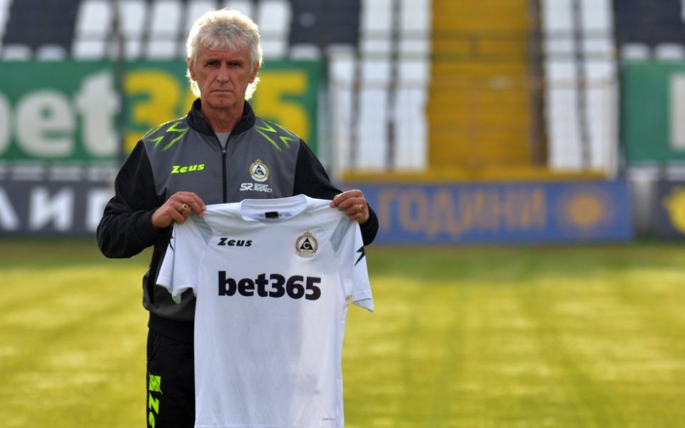 Иван Колев поема Славия, обявиха от клуба. 66-годишният специалист заменя на