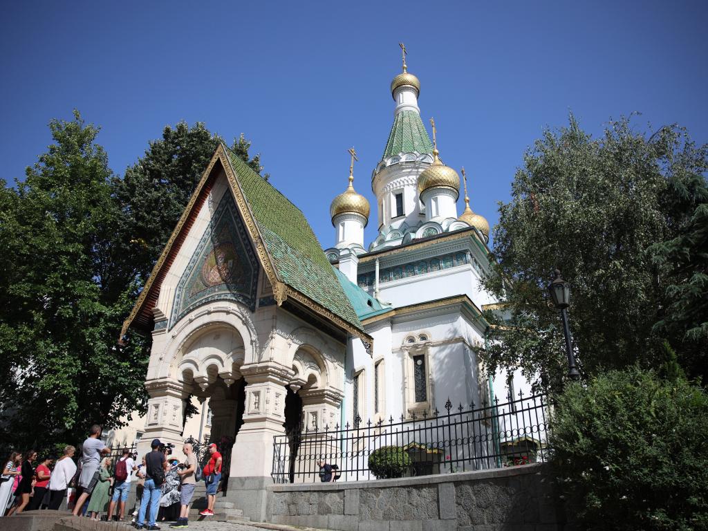 Спорът чия собственост е Руската църква продължава докато вратите на