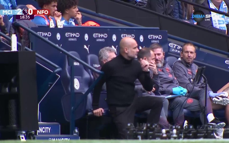 Наставникът на Манчестър Сити - Хосеп Гуардиола, беше декориран с