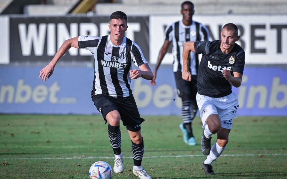 Отборът на Локомотив Пловдив стигна до историческа девета поредна победа,