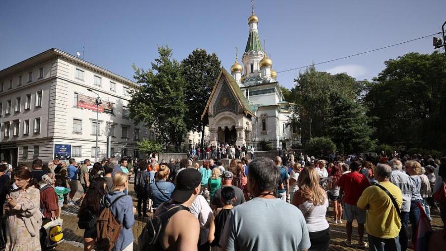 <p>Политици, духовници и граждани призоваха Руската църква да бъде отворена</p>
