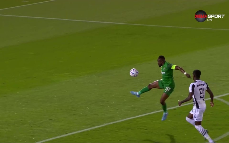 Капитанът на Лудогорец - Бърнард Текпетей, вкара изключителен гол при