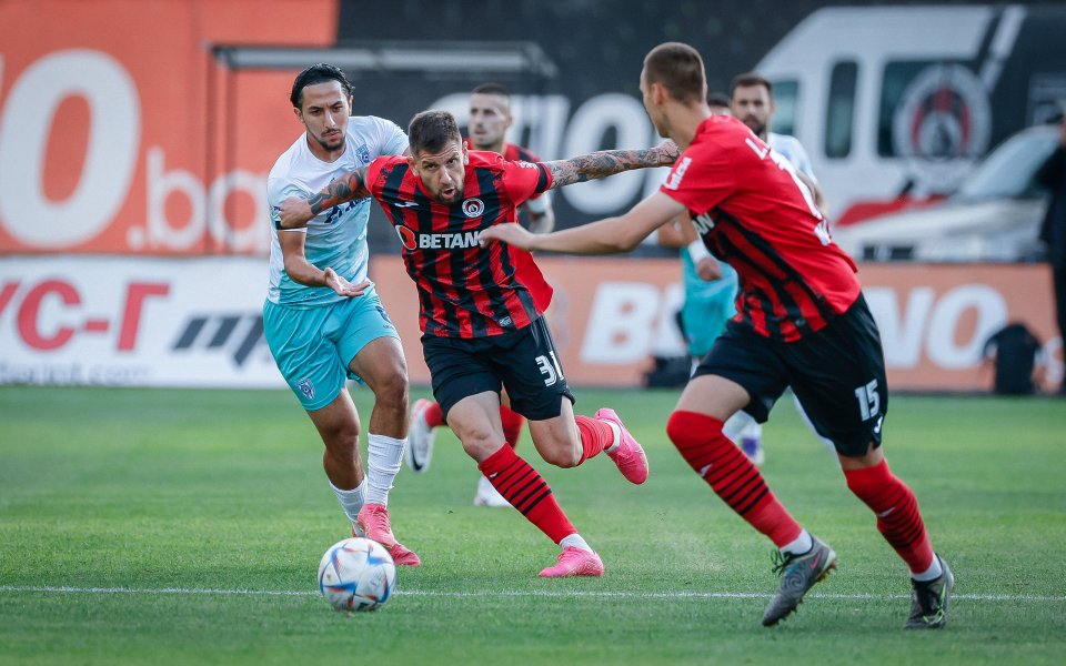 Локомотив София и Черно море направиха скучно 0:0 помежду си