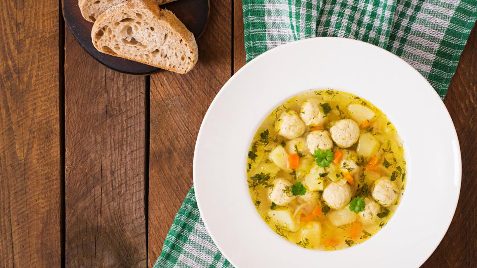 Супа топчета - любимо ястие на малки и големи! Кой не
