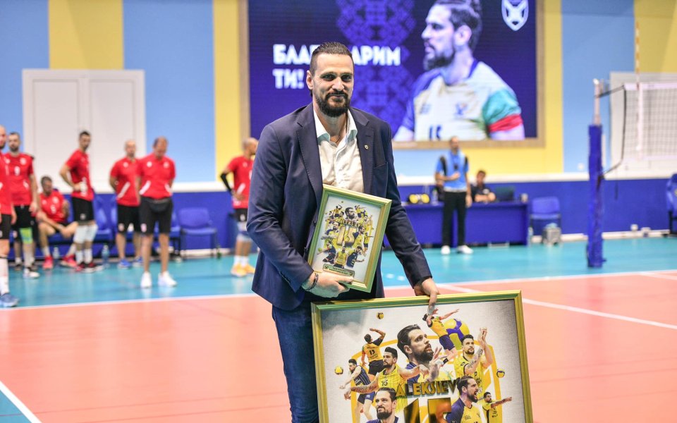 Волейболният Хебър съобщи, че в знак на признателност към Тодор