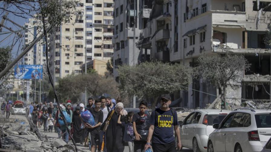 палестинци напускат Газа
