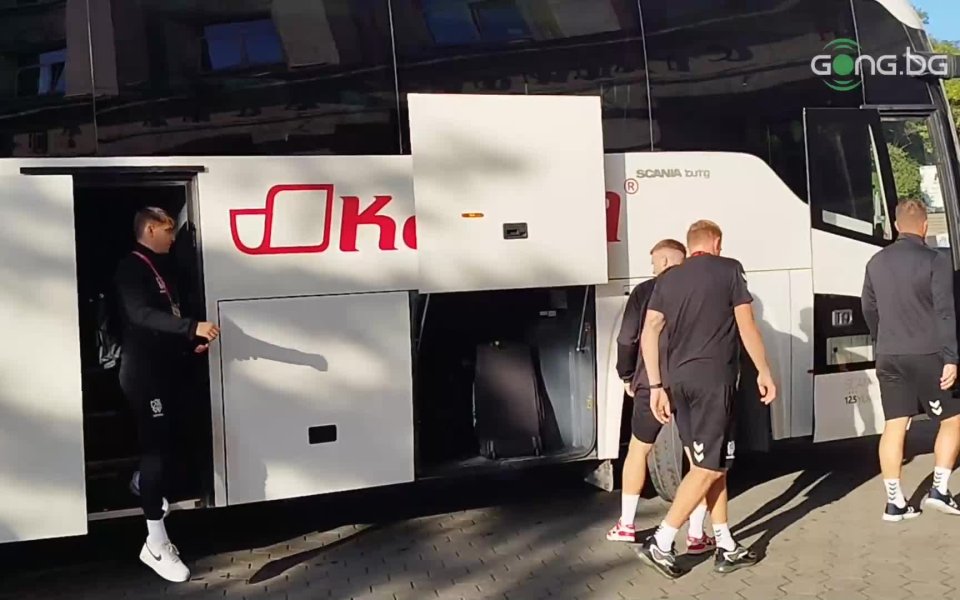 Националният отбор на Литва вече пристигна на стадион Васил Левски.