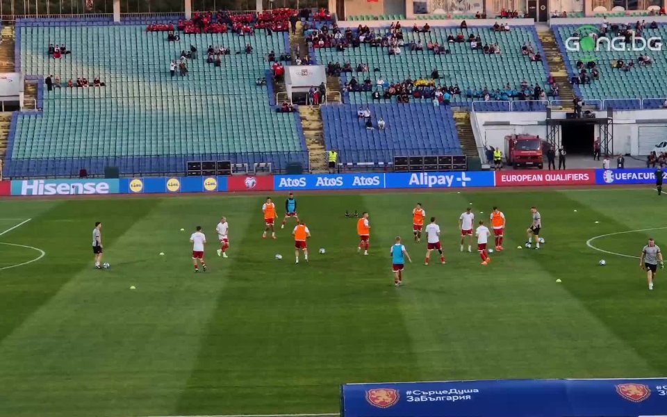 България и Литва загряват на стадион Васил Левски преди двубоя