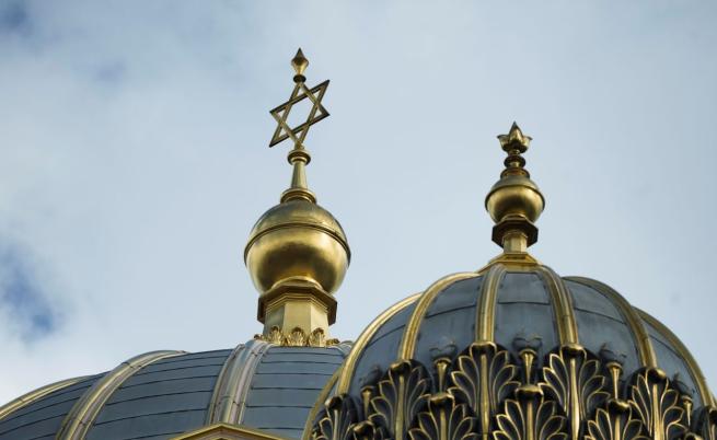 Сигнал за стрелец в най-голямата реформистка синагога в САЩ