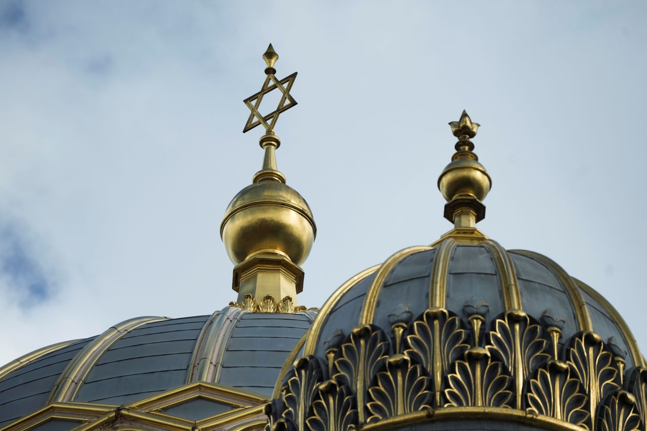 Сигнал за стрелец в най-голямата реформистка синагога в САЩ