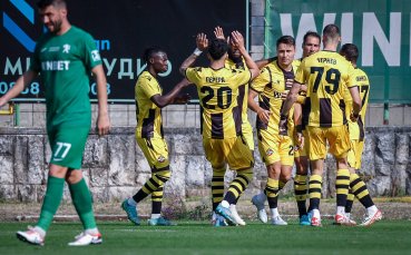 Група от 20 футболисти определи старши треньорът на Ботев Пловдив