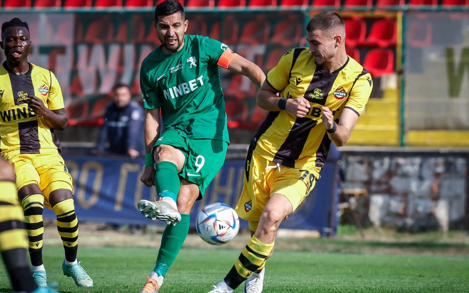 Отборите на Ботев Враца и Ботев Пловдив играят при резултат