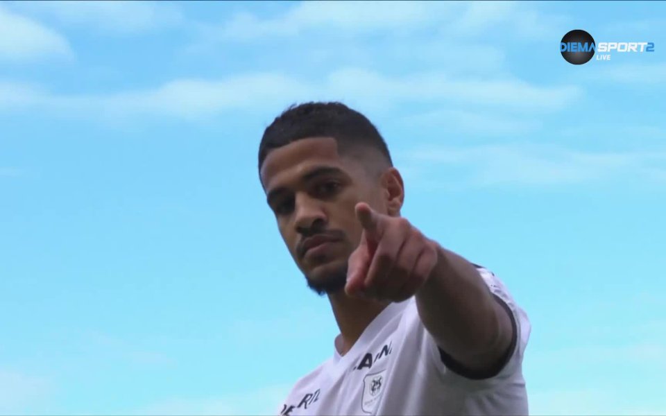 Отборът на Лориен победи Рен с 2:1 като домакин в