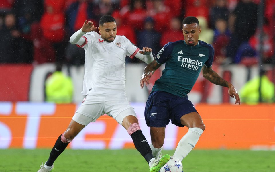 Севиля и Арсенал играят при 0:1 в мач от група