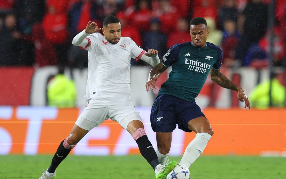 Севиля и Арсенал играят при 0:1 в мач от група