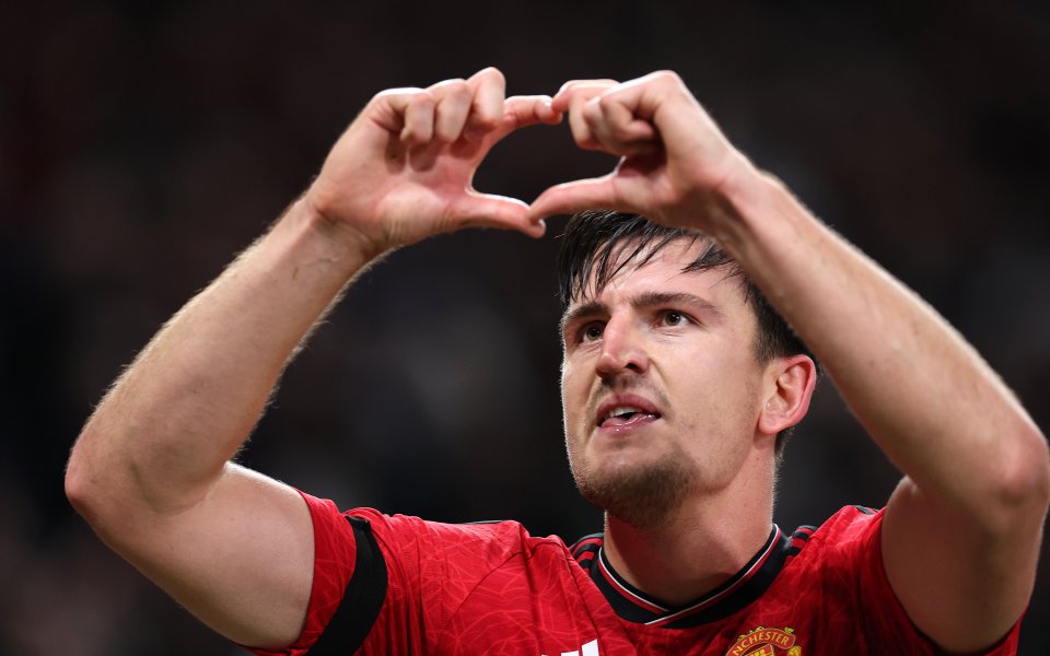 Манчестър Юнайтед постигна много трудна, но безценна първа победа в