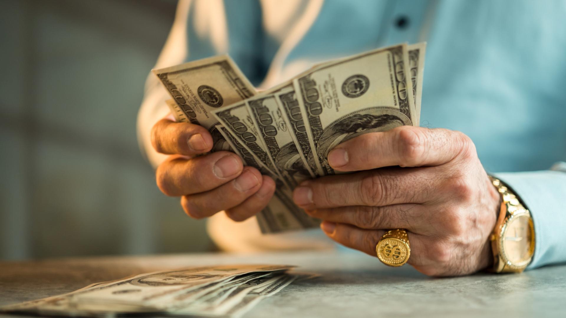 Най-богатият магнат в областта на недвижимите имоти в САЩ се