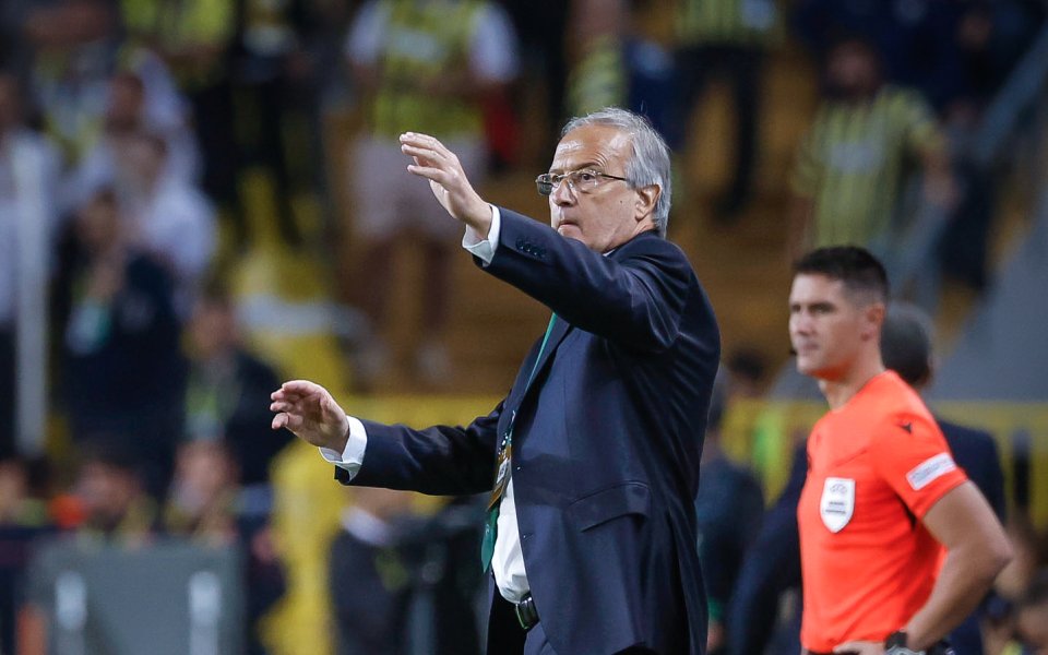 Наставникът на Лудогорец - Георги Дерменджиев, застава пред медиите след