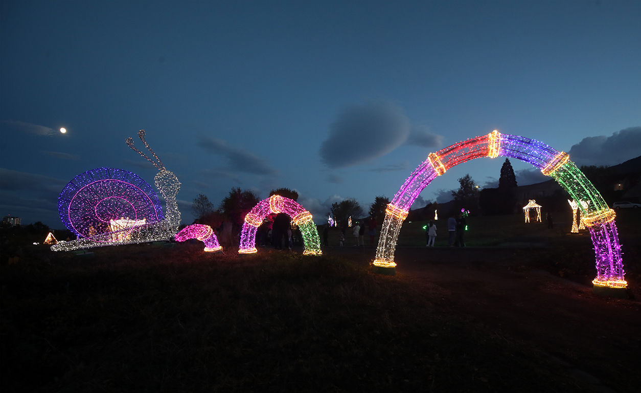 <p>Вълшебната градина Lumina Park</p>