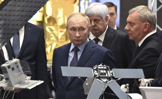 Путин: Броят на руските спътници трябва да нарасне няколко пъти