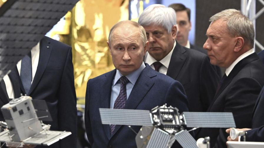 Путин: Броят на руските спътници трябва да нарасне няколко пъти