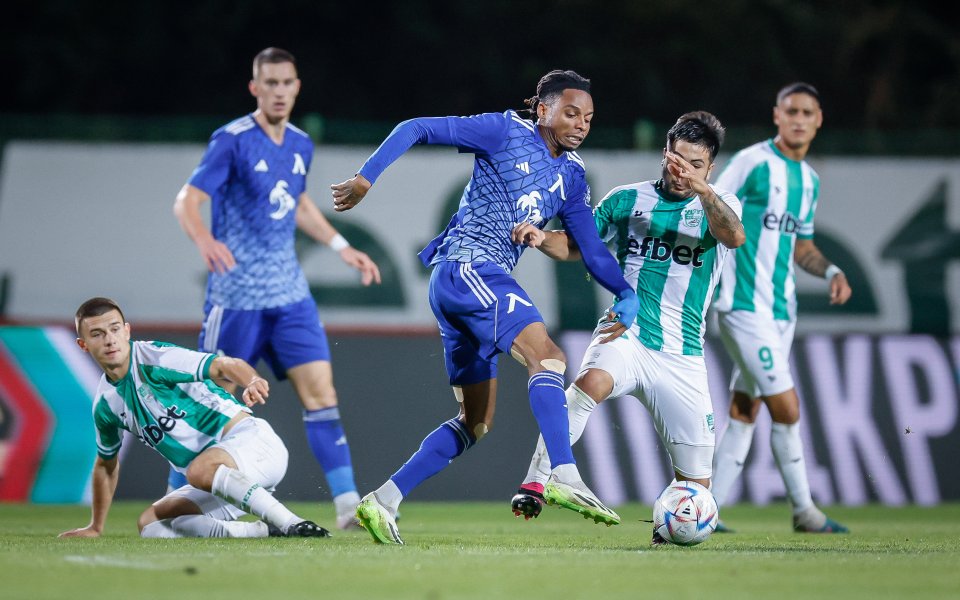 Берое и Левски играят при резултат 2:1 в мач в последен