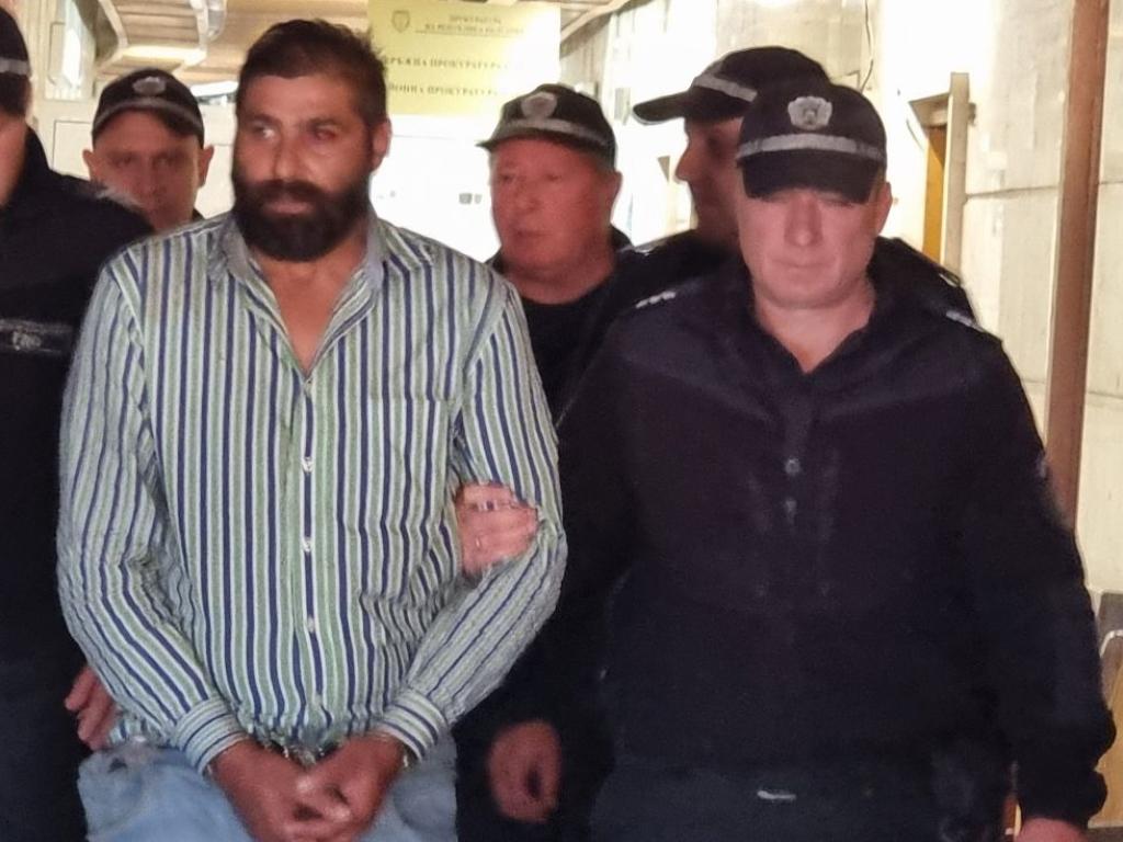 Сливенският окръжен съд постанови в понеделник мярка за неотклонение задържане