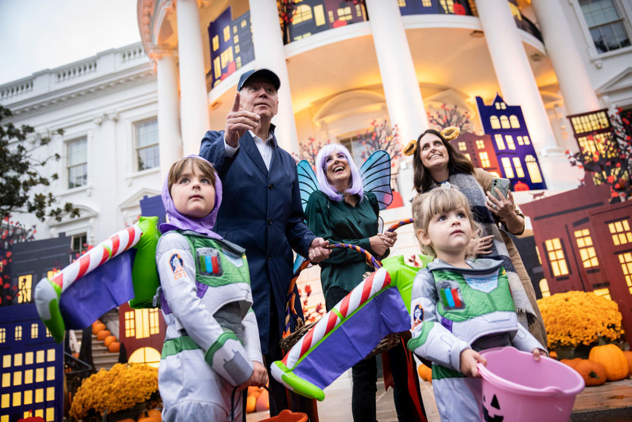 <p><strong>17. Вещиците са мъдри, а не зли </strong>Вещиците произлизат от английското &bdquo;wicce&ldquo; &ndash; &bdquo;мъдра жена&ldquo;. Те практикували лечителски и земеделски ритуали.</p>