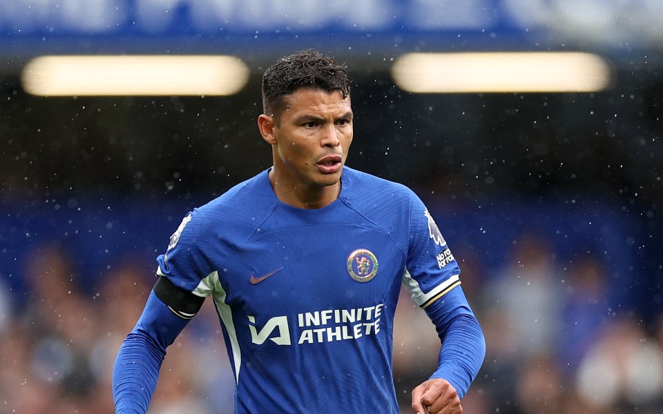 Защитникът на Челси Тиаго Силва обмисля да сложи край на