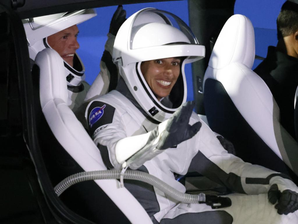 Американските астронавтки Лоръл О Хара и Джазмин Могбели излязоха в открития