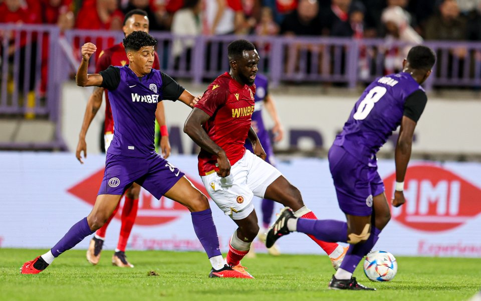 Етър и ЦСКА играят в отложена среща от третия кръг