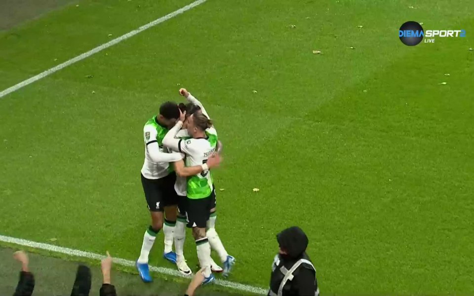 В 70-а минута на двубоя от осминафиналната фаза на Карабао