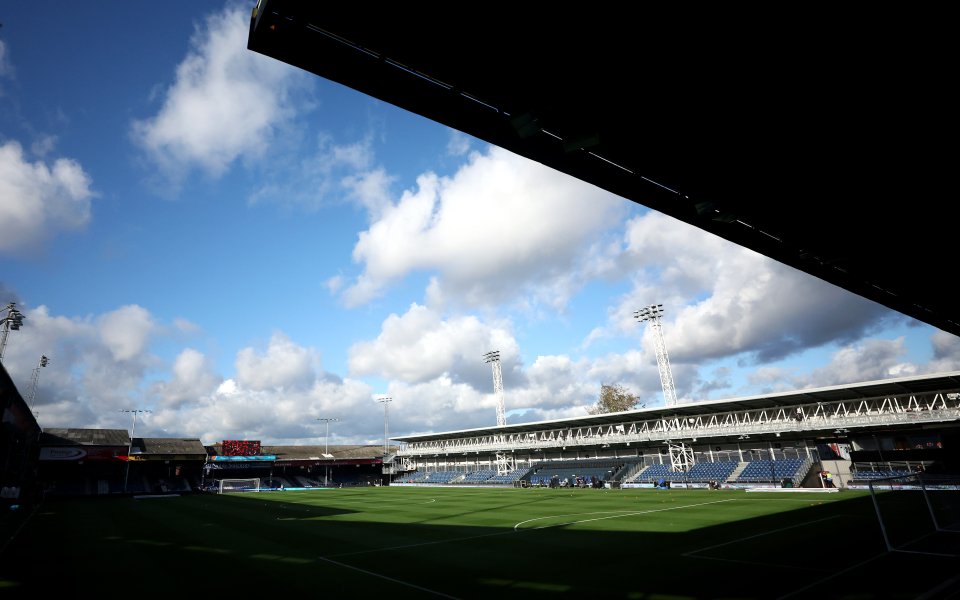 Лутън посреща Ливърпул в мач от 11-я кръг на Висшата