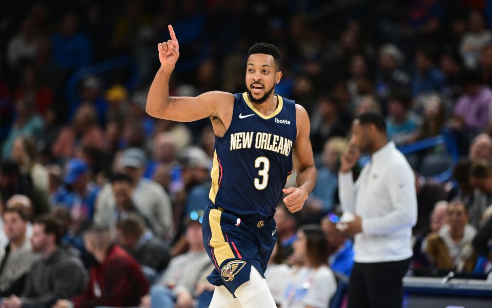 Гардът на Ню Орлиънс Пеликанс Си Джей МакКълъм няма да